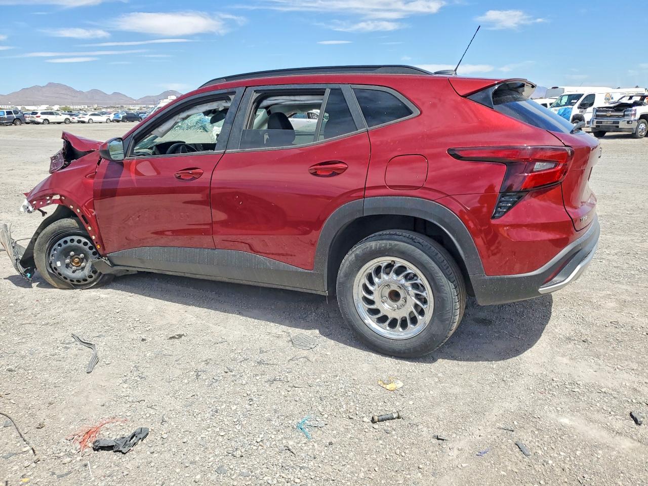 2025 CHEVROLET TRAX 1LT — снимка 2