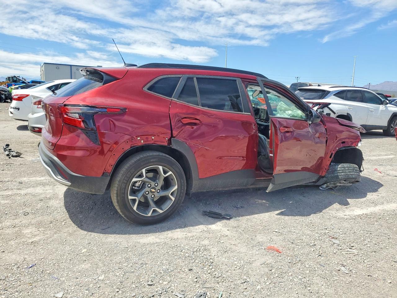 2025 CHEVROLET TRAX 1LT — снимка 3
