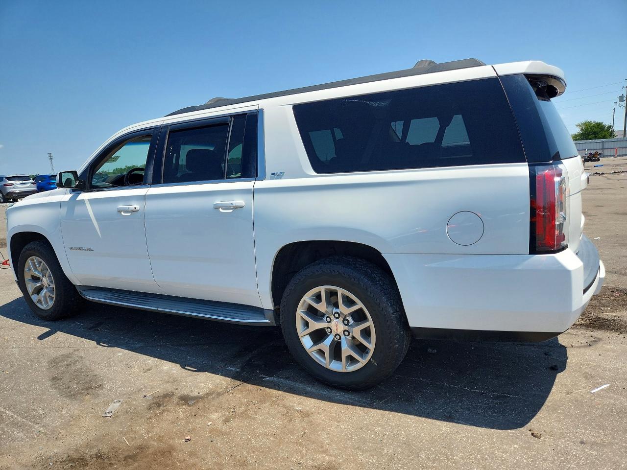 2015 GMC YUKON XL K1500 SLT — снимка 2