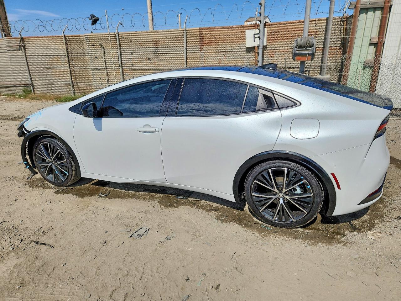 2026 TOYOTA PRIUS LIMITED — снимка 2