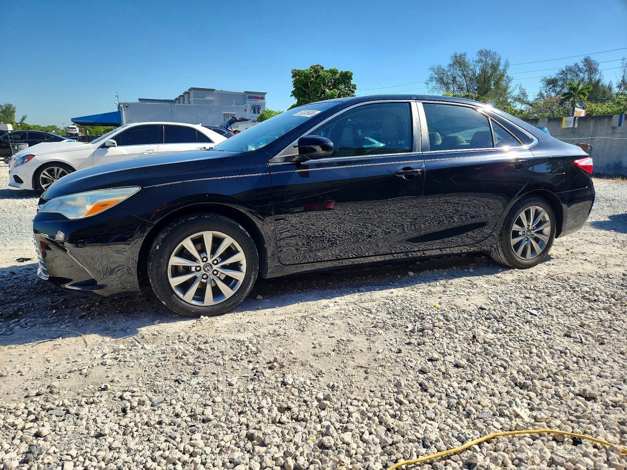 2016 TOYOTA CAMRY XLE