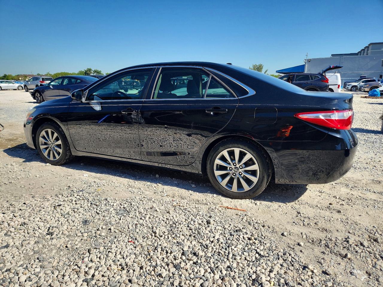 2016 TOYOTA CAMRY XLE — снимка 2
