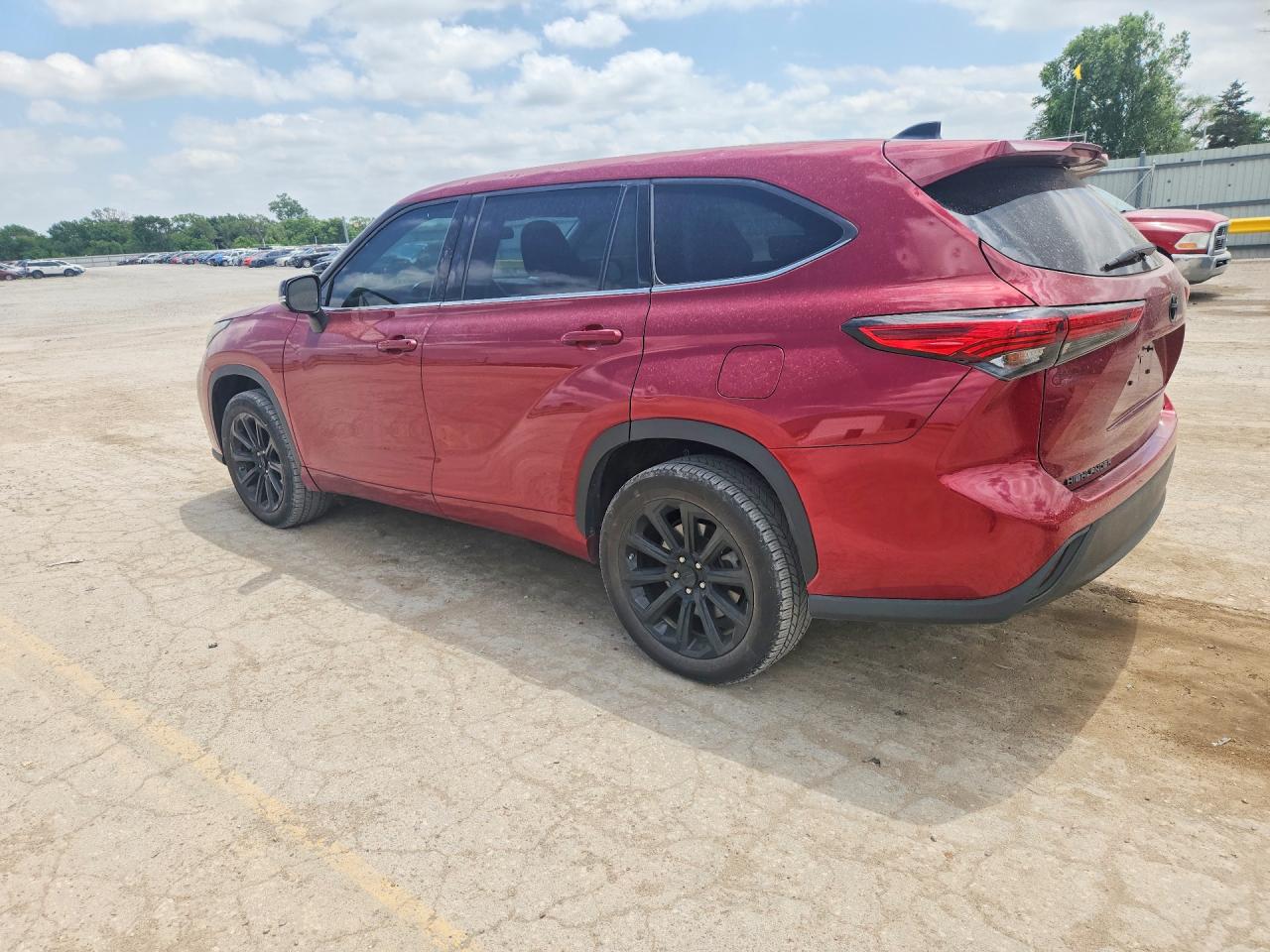 2022 TOYOTA HIGHLANDER LE — снимка 2