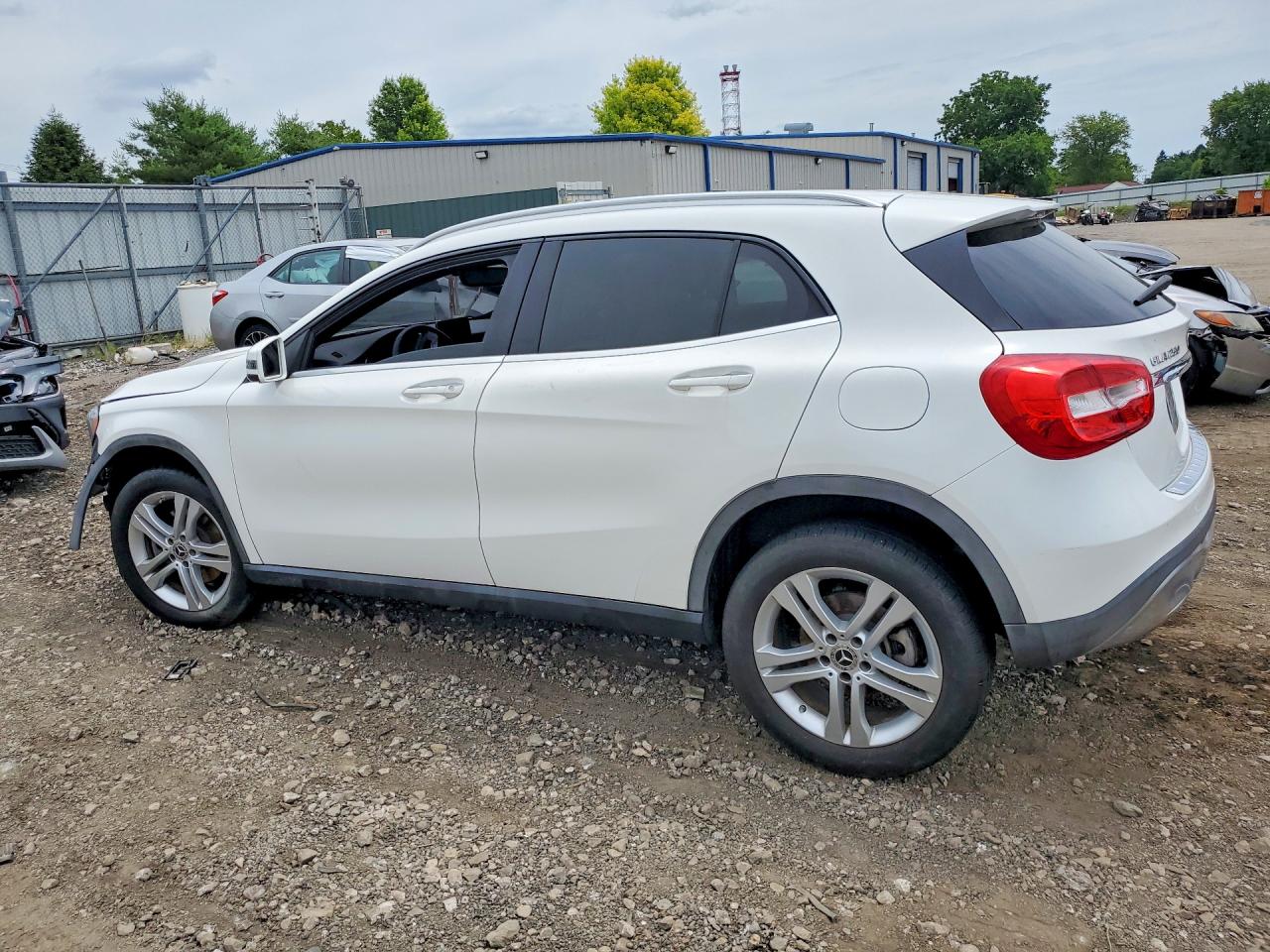 2020 MERCEDES-BENZ GLA 250 — снимка 2
