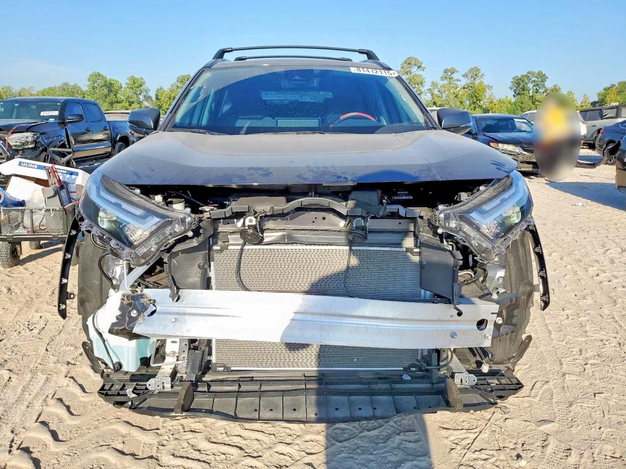 2025 TOYOTA RAV4 XLE — снимка 5