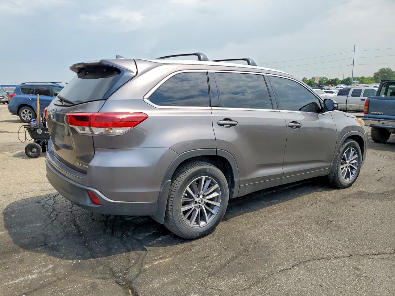 2019 TOYOTA HIGHLANDER XLE — снимка 3