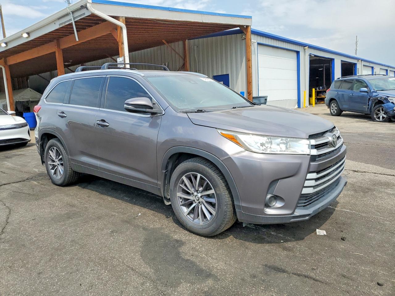 2019 TOYOTA HIGHLANDER XLE — снимка 4