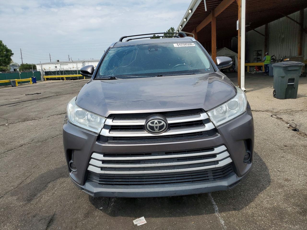 2019 TOYOTA HIGHLANDER XLE — снимка 5