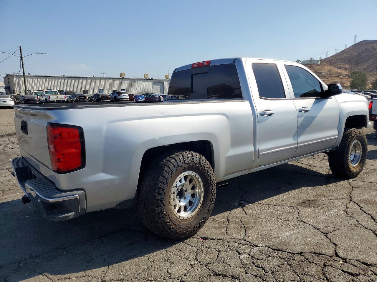 2015 CHEVROLET SILVERADO K1500 LT — снимка 3