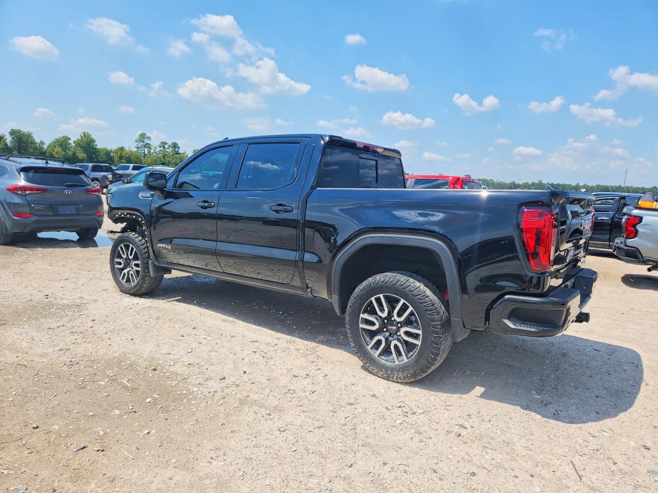 2025 GMC SIERRA K1500 AT4 — снимка 2