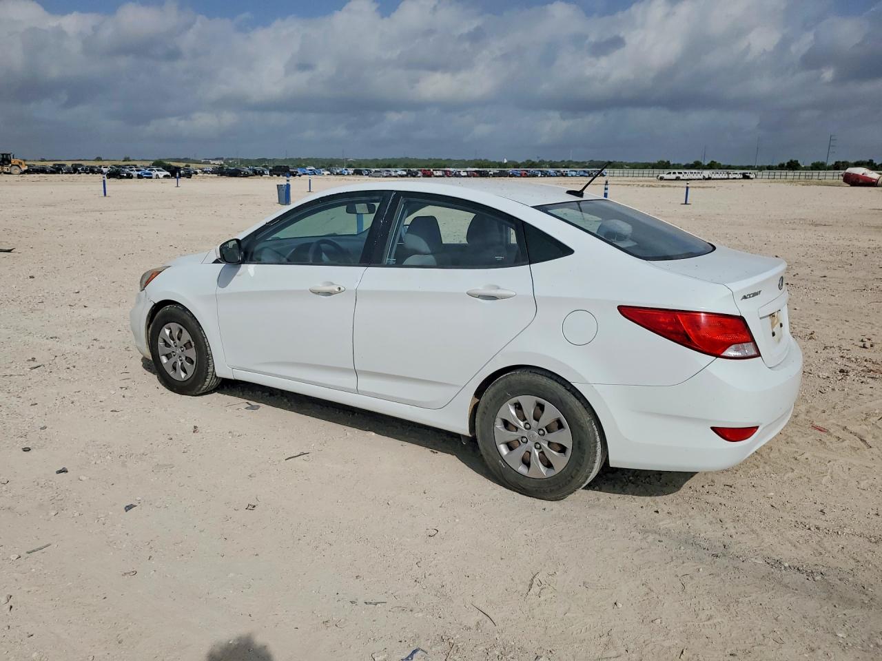 2015 HYUNDAI ACCENT GLS — снимка 2
