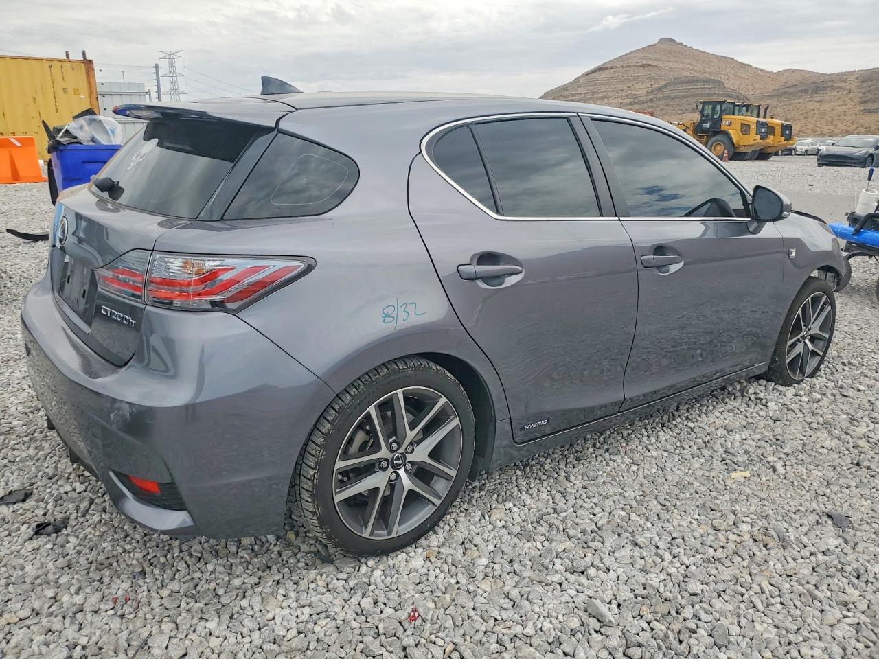2017 LEXUS CT 200 — снимка 3