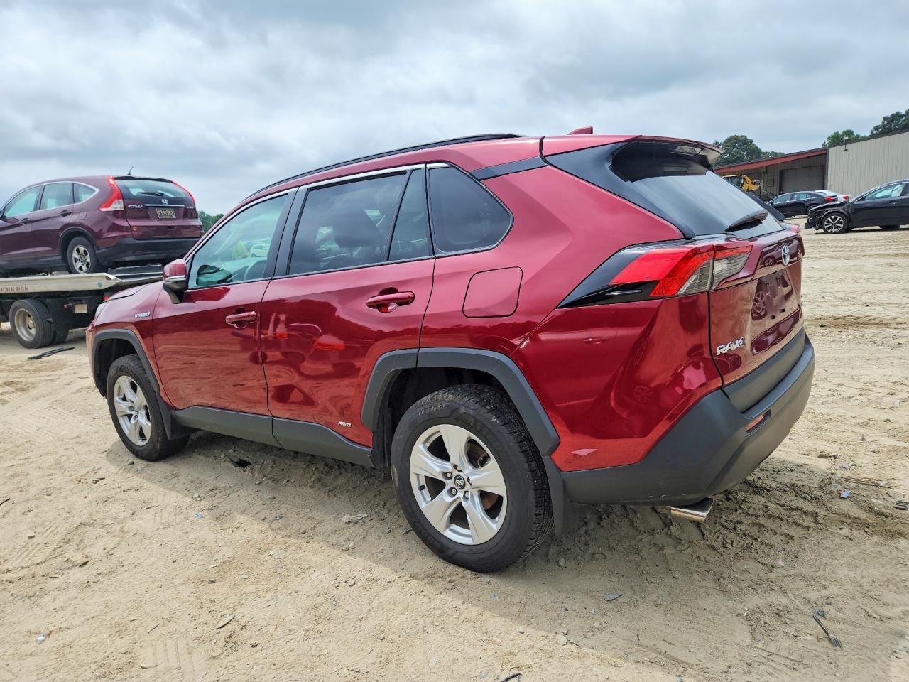 2020 TOYOTA RAV4 HYBRID XLE — снимка 2