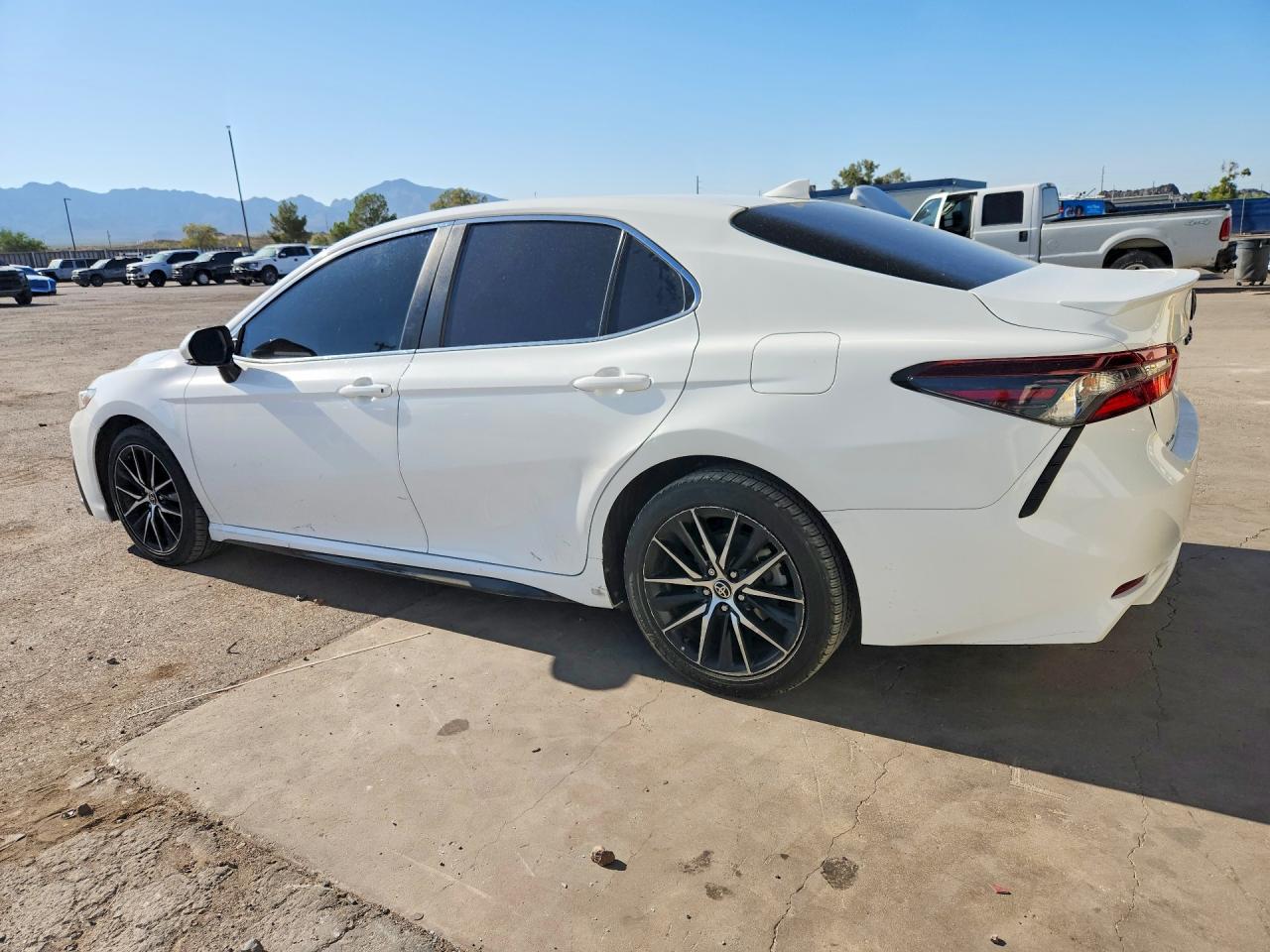 2022 TOYOTA CAMRY SE — снимка 2