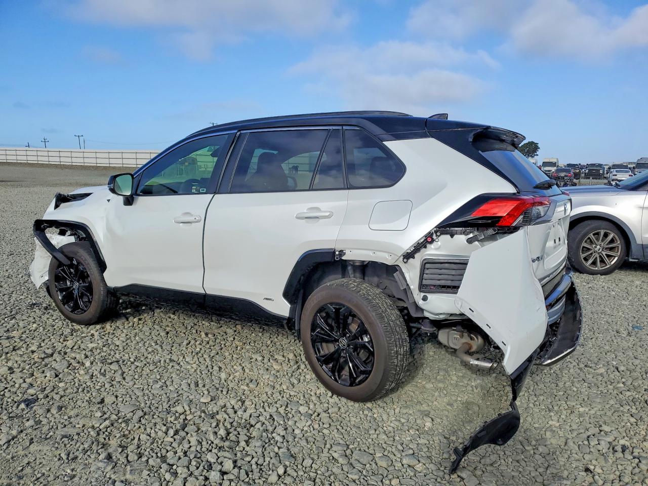 2025 TOYOTA RAV4 XSE — снимка 2