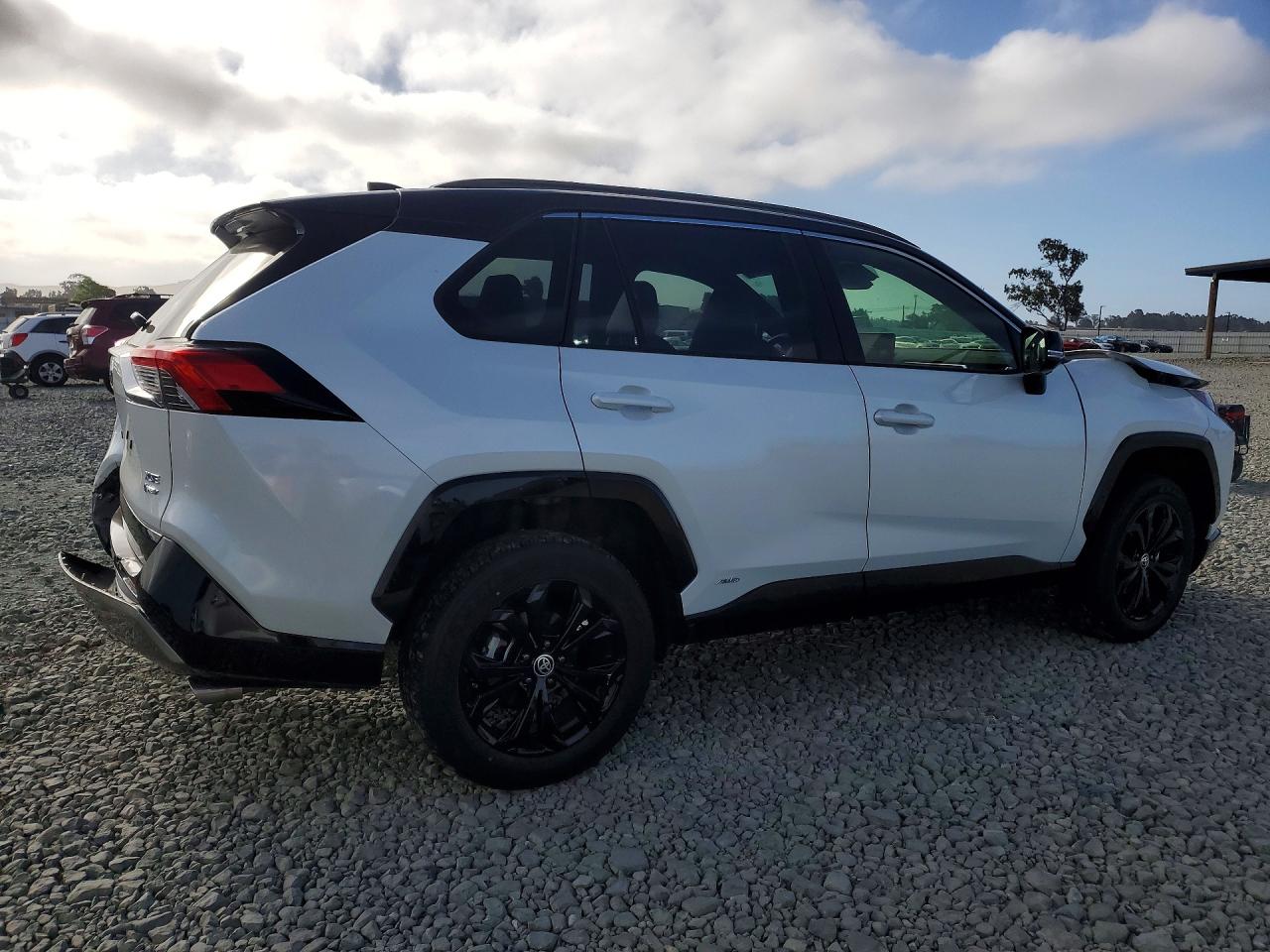 2025 TOYOTA RAV4 XSE — снимка 3