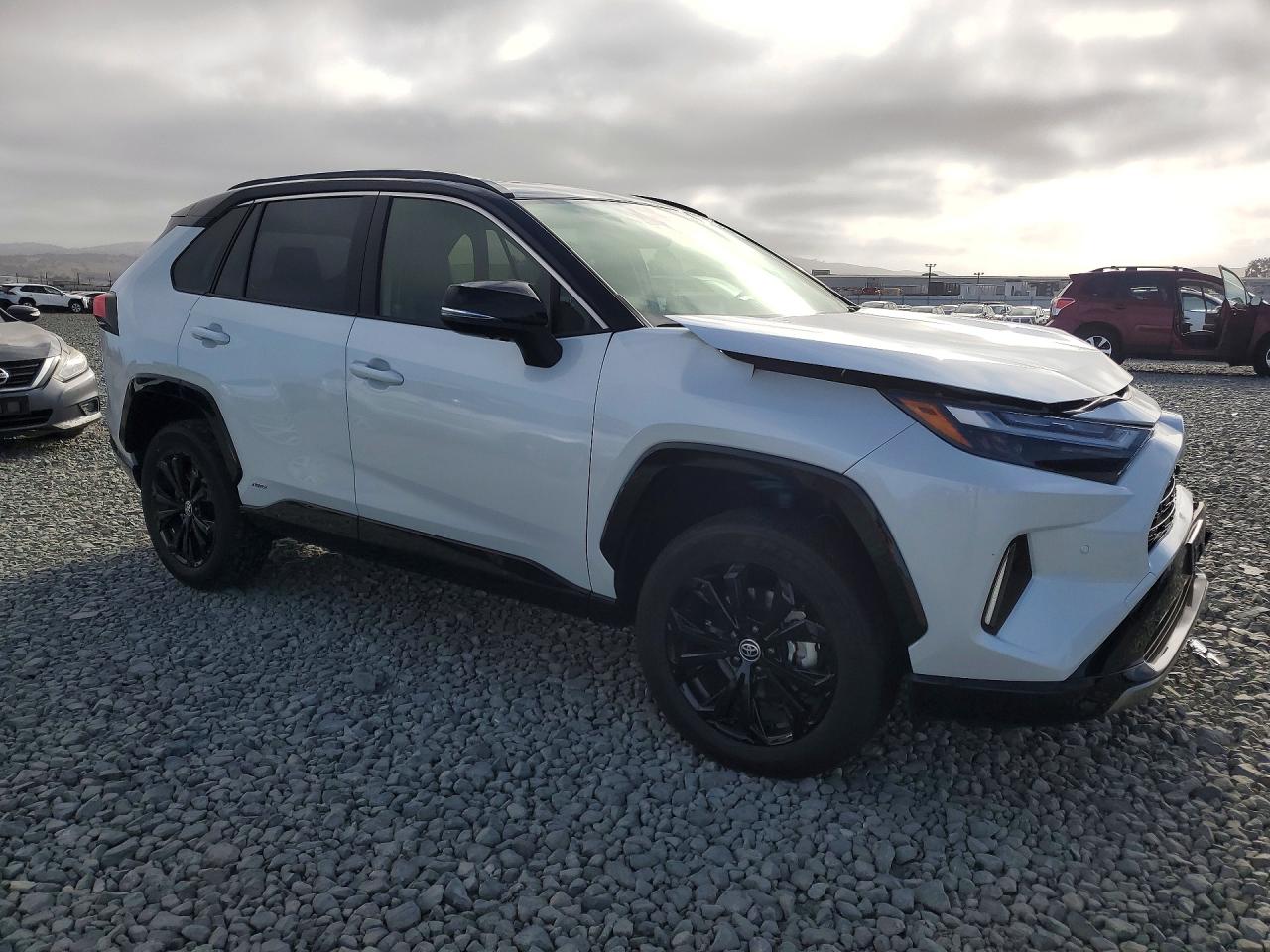 2025 TOYOTA RAV4 XSE — снимка 4
