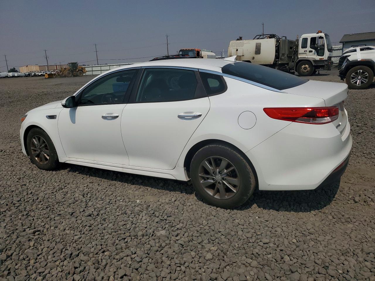 2016 KIA OPTIMA LX — снимка 2