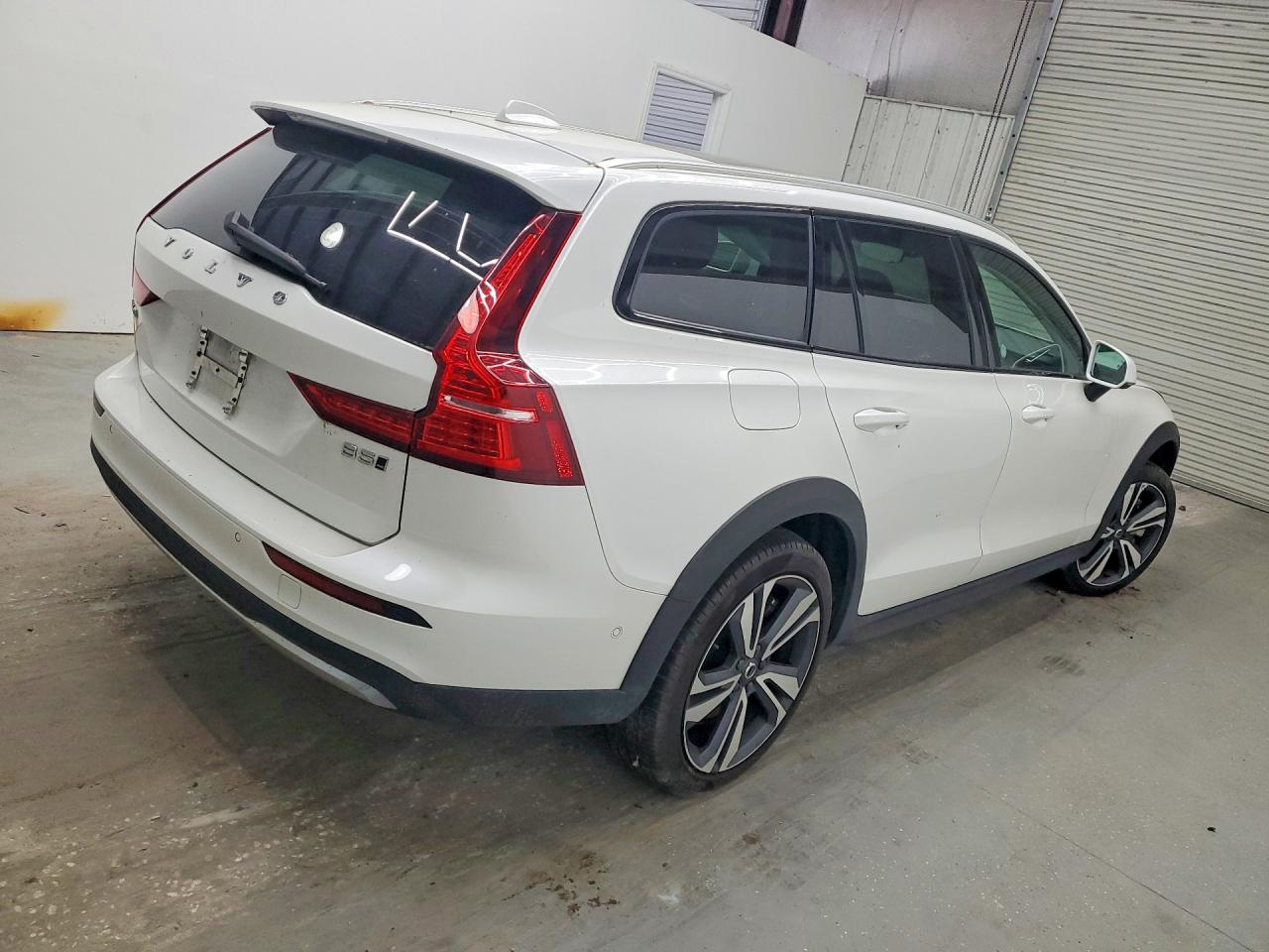 2025 VOLVO V60 CROSS COUNTRY PLUS — снимка 3