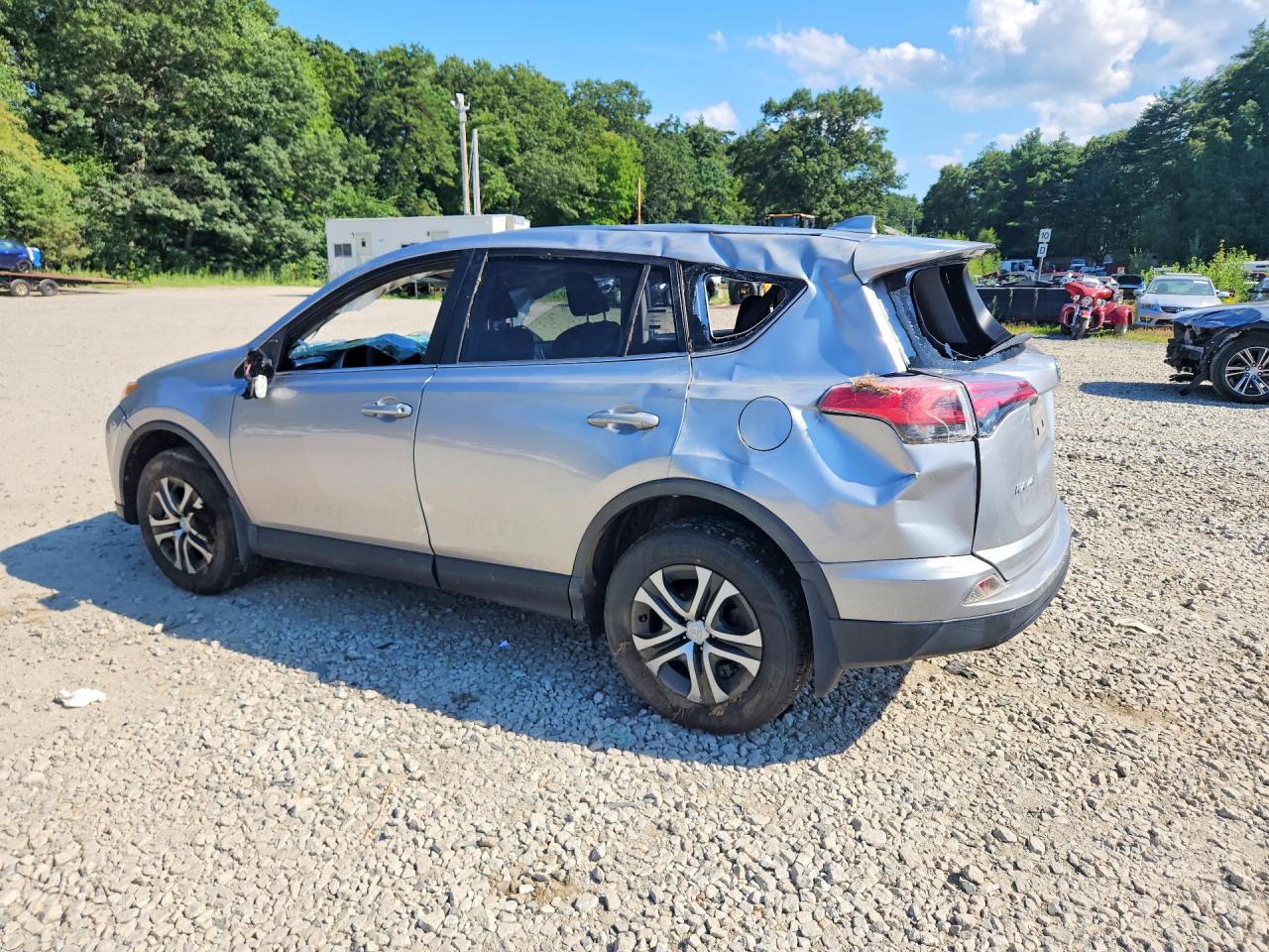 2018 TOYOTA RAV4 LE — снимка 2