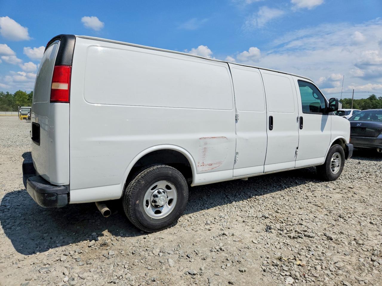 2015 CHEVROLET EXPRESS G3500 — снимка 3