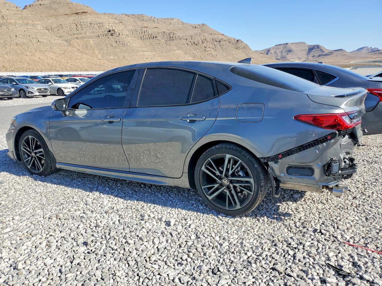 2026 TOYOTA CAMRY XSE — снимка 2