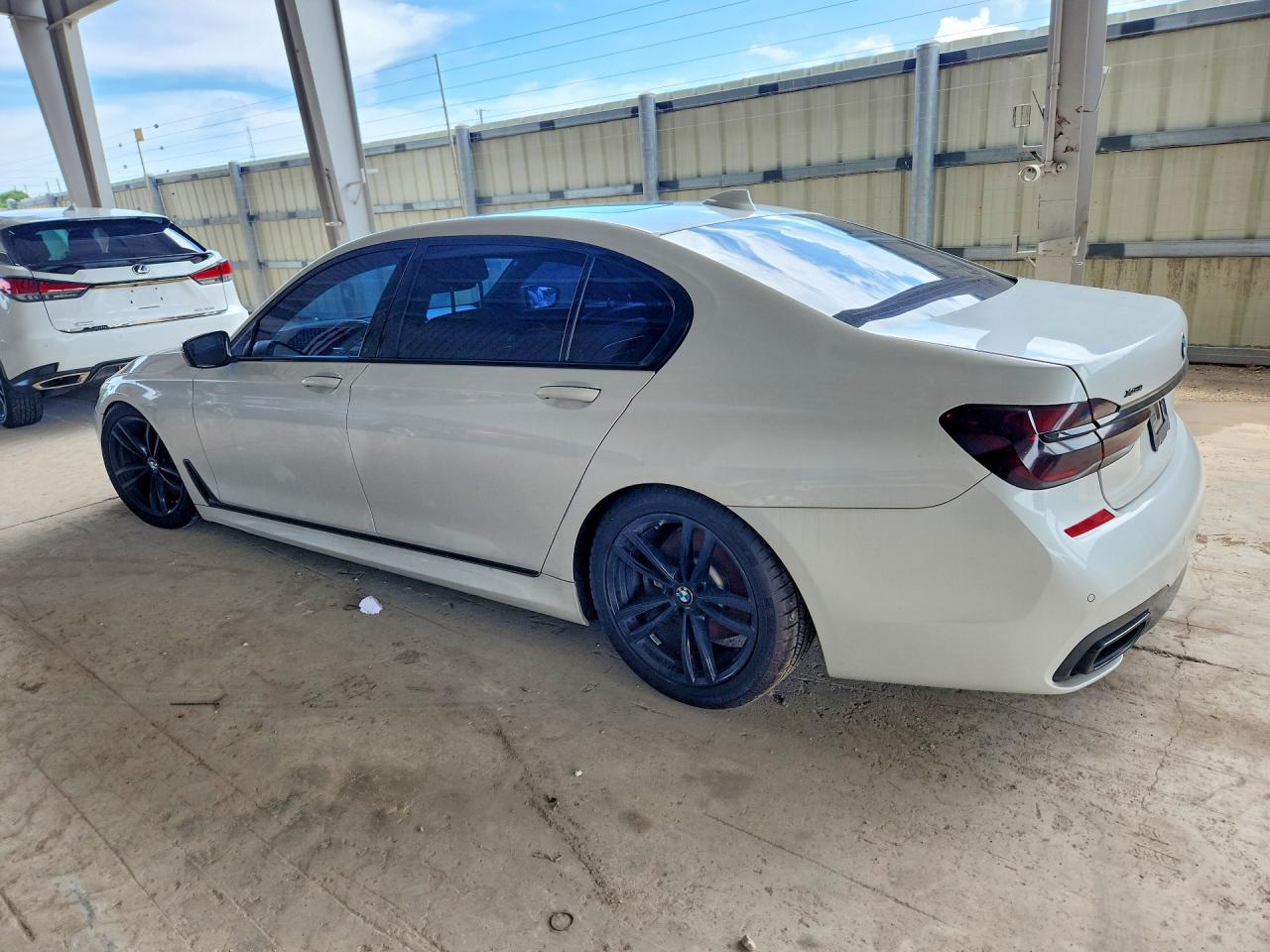 2019 BMW 750 XI — снимка 2