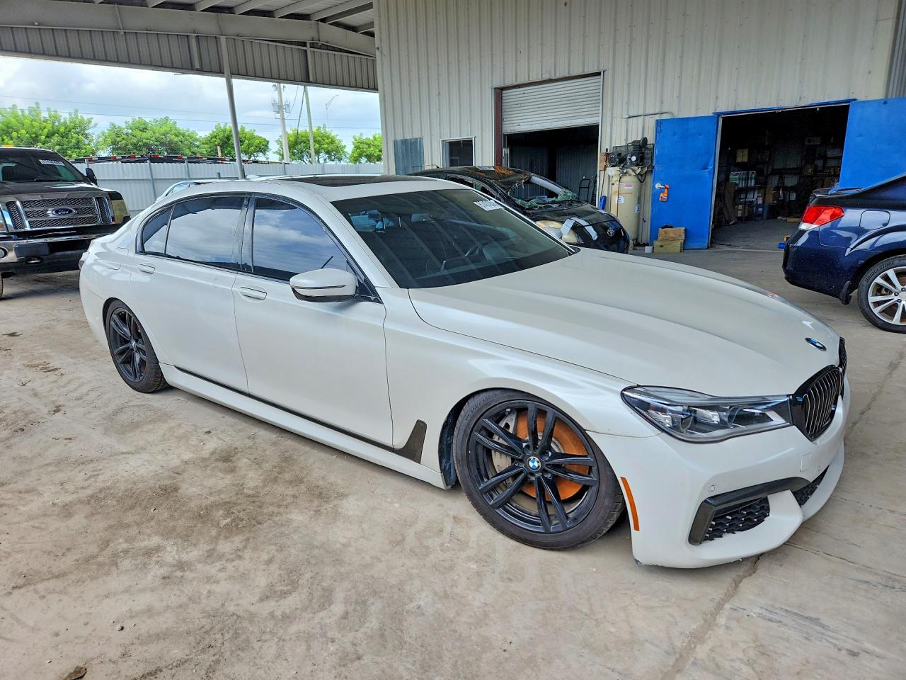 2019 BMW 750 XI — снимка 4