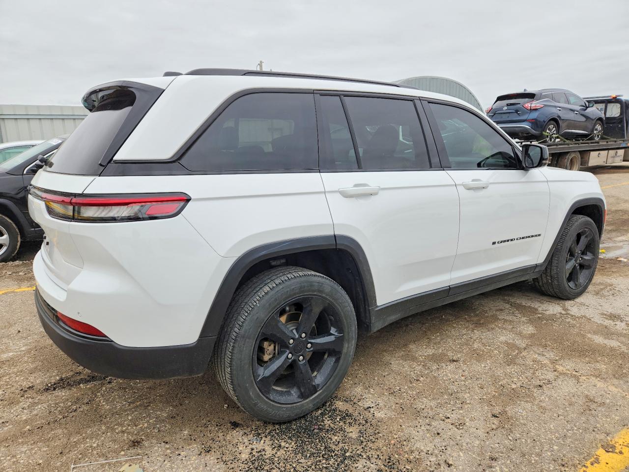 2024 JEEP GRAND CHEROKEE LAREDO — снимка 3