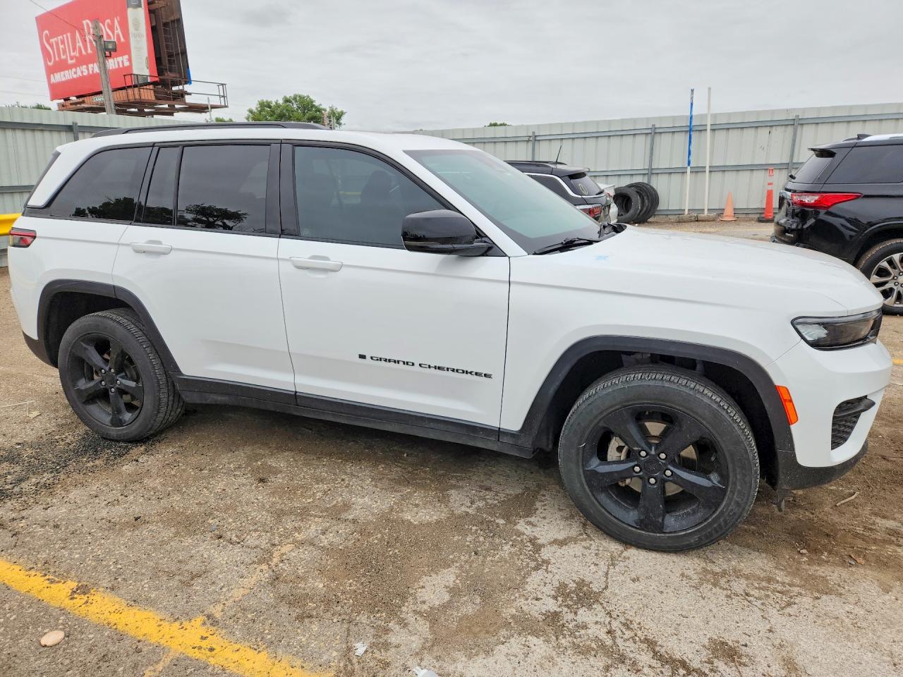 2024 JEEP GRAND CHEROKEE LAREDO — снимка 4
