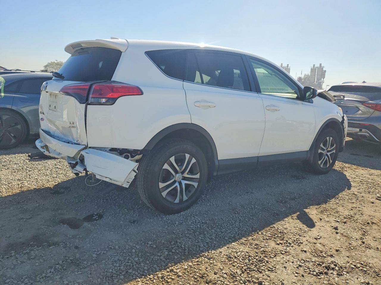 2018 TOYOTA RAV4 LE — снимка 3