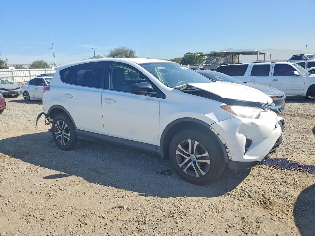 2018 TOYOTA RAV4 LE — снимка 4