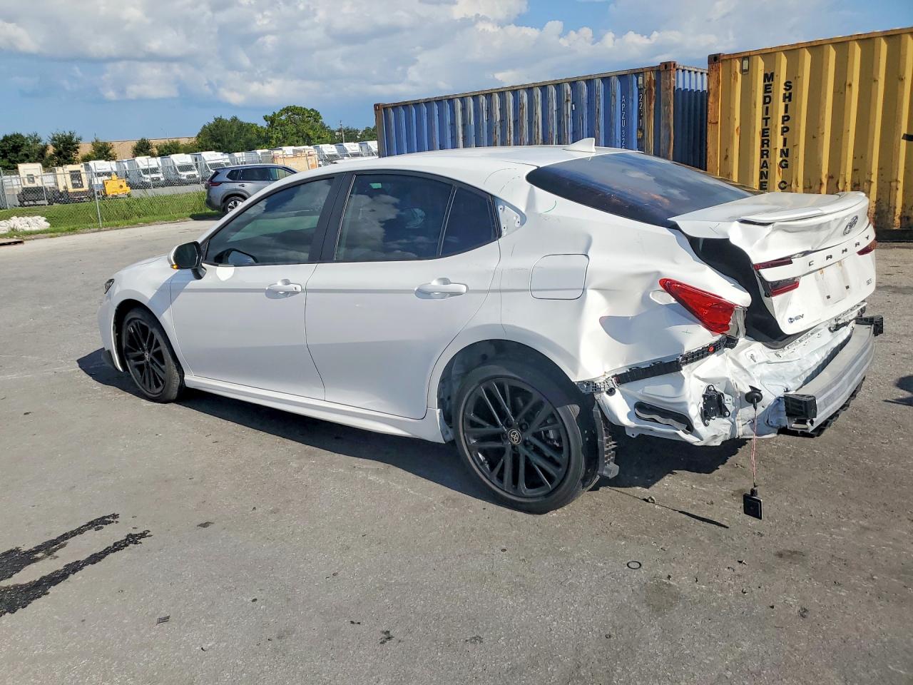 2025 TOYOTA CAMRY SE — снимка 2