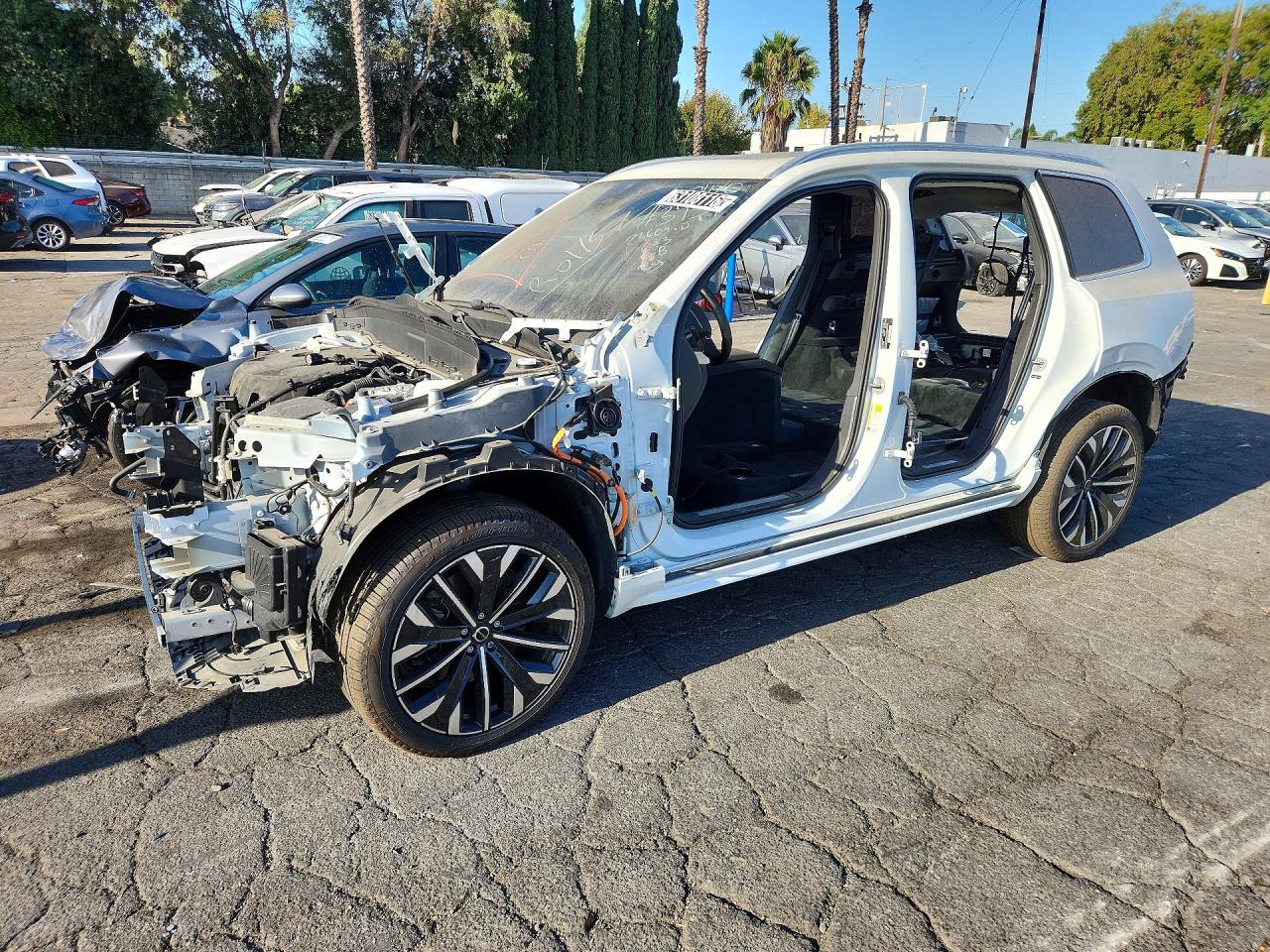 2025 VOLVO XC90 PLUS