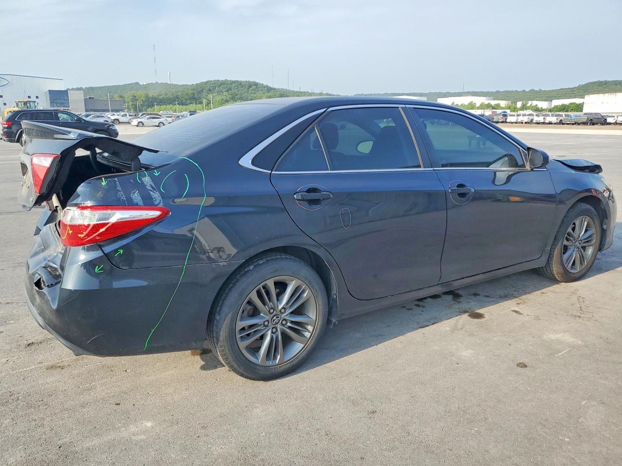 2017 TOYOTA CAMRY XLE V6 — снимка 3