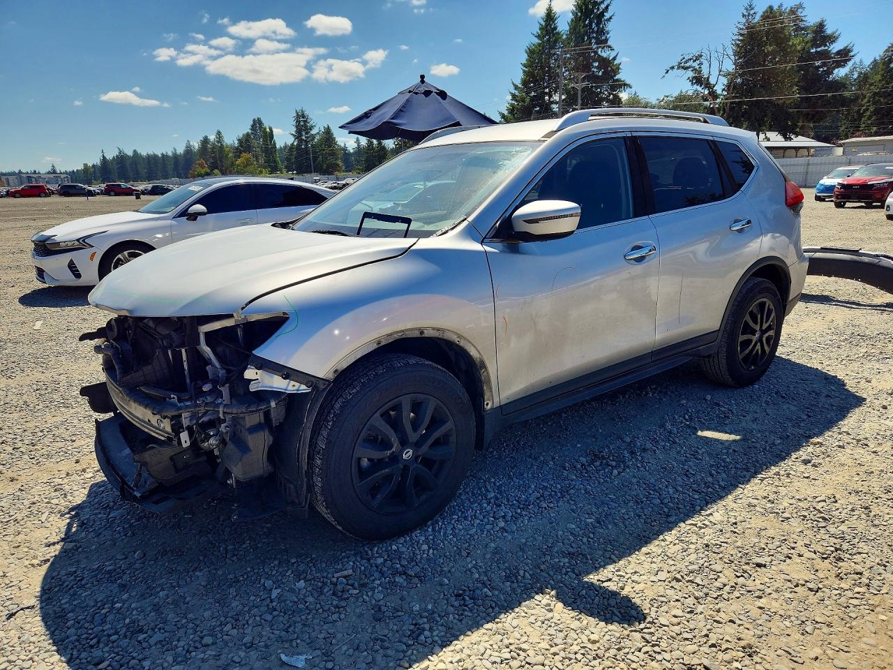 2017 NISSAN ROGUE SV