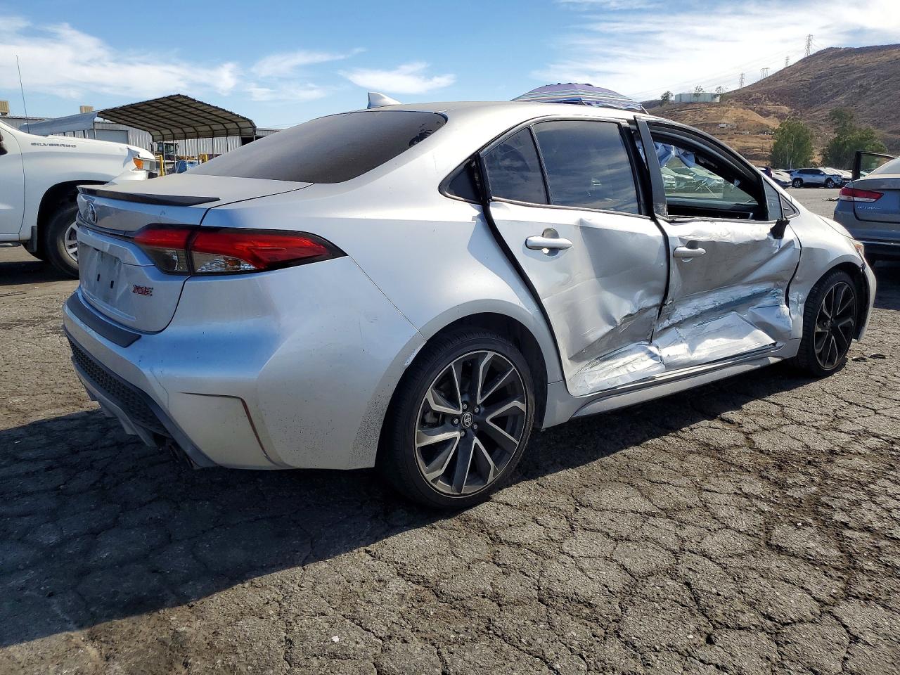 2021 TOYOTA COROLLA XSE — снимка 3