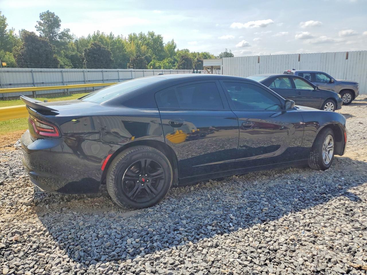 2019 DODGE CHARGER SXT — photo 3
