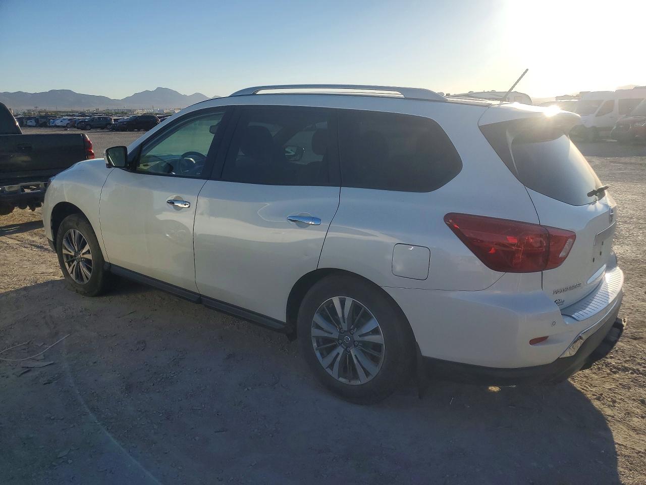 2018 NISSAN PATHFINDER SL — снимка 2
