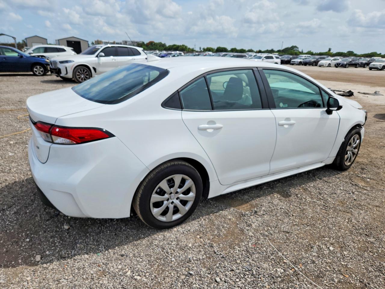 2026 TOYOTA COROLLA LE — снимка 3