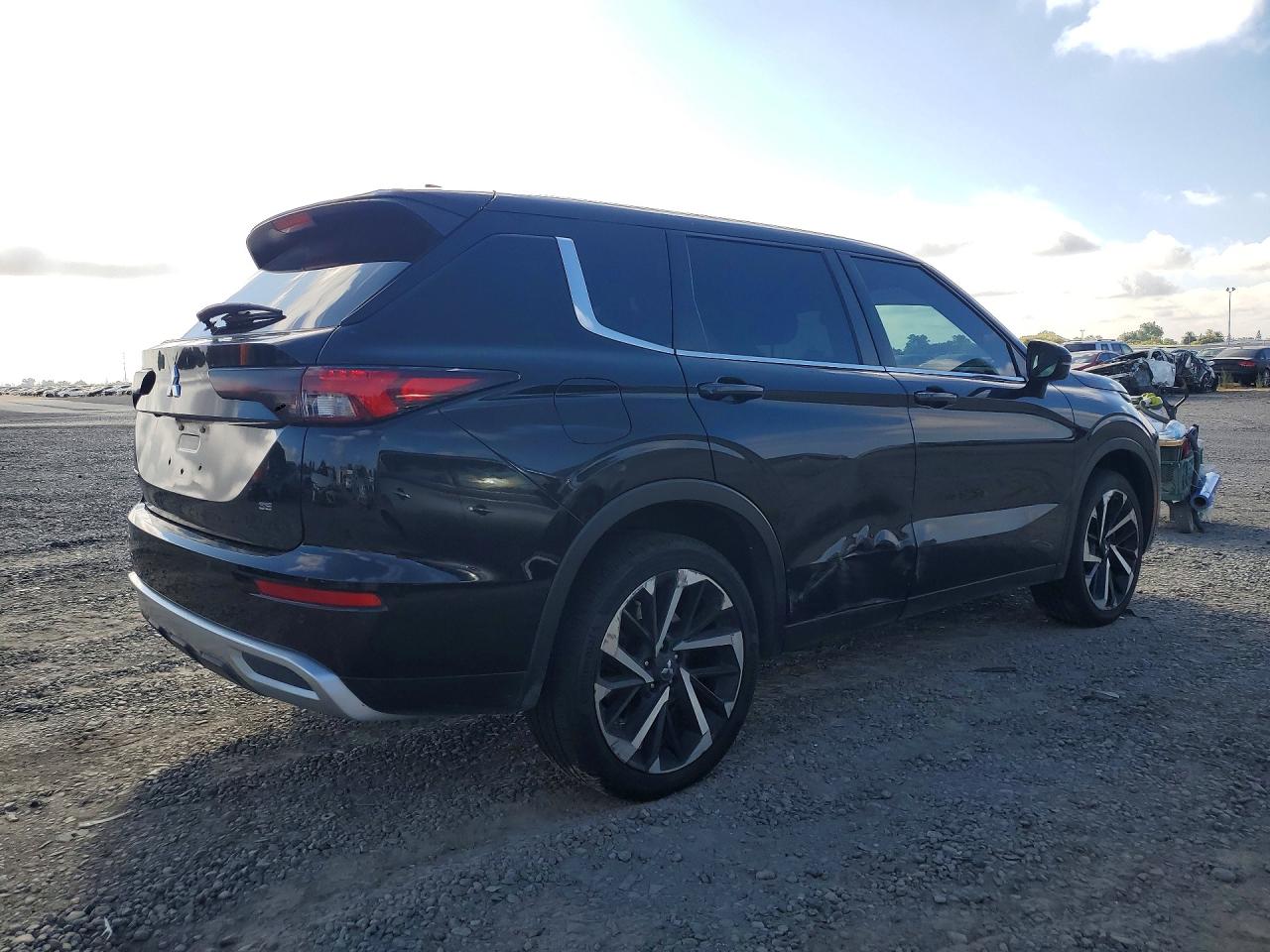 2022 MITSUBISHI OUTLANDER SE — снимка 3