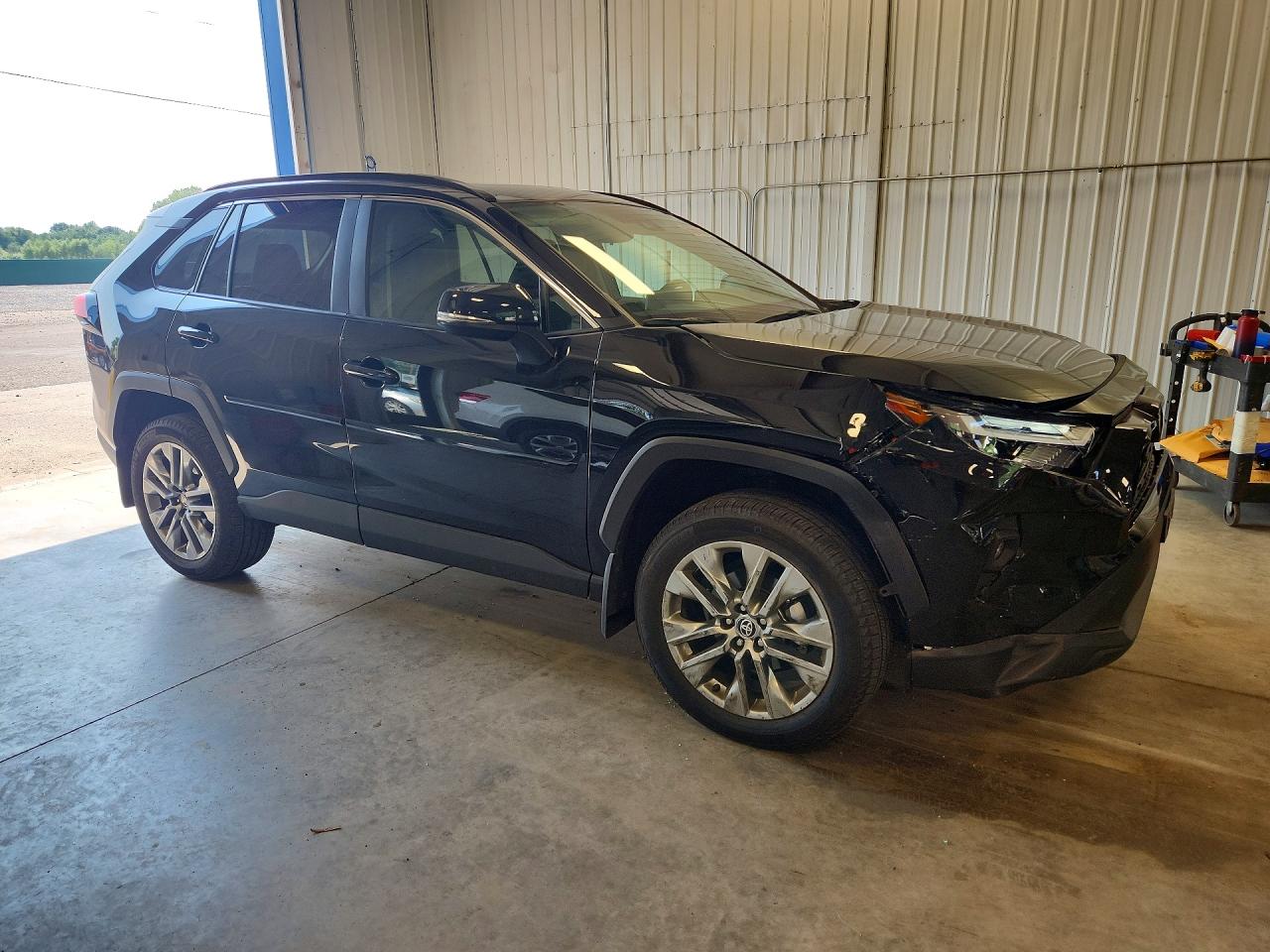 2025 TOYOTA RAV4 XLE PREMIUM — снимка 4