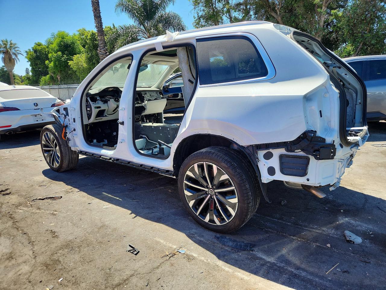 2025 VOLVO XC90 ULTRA — снимка 2