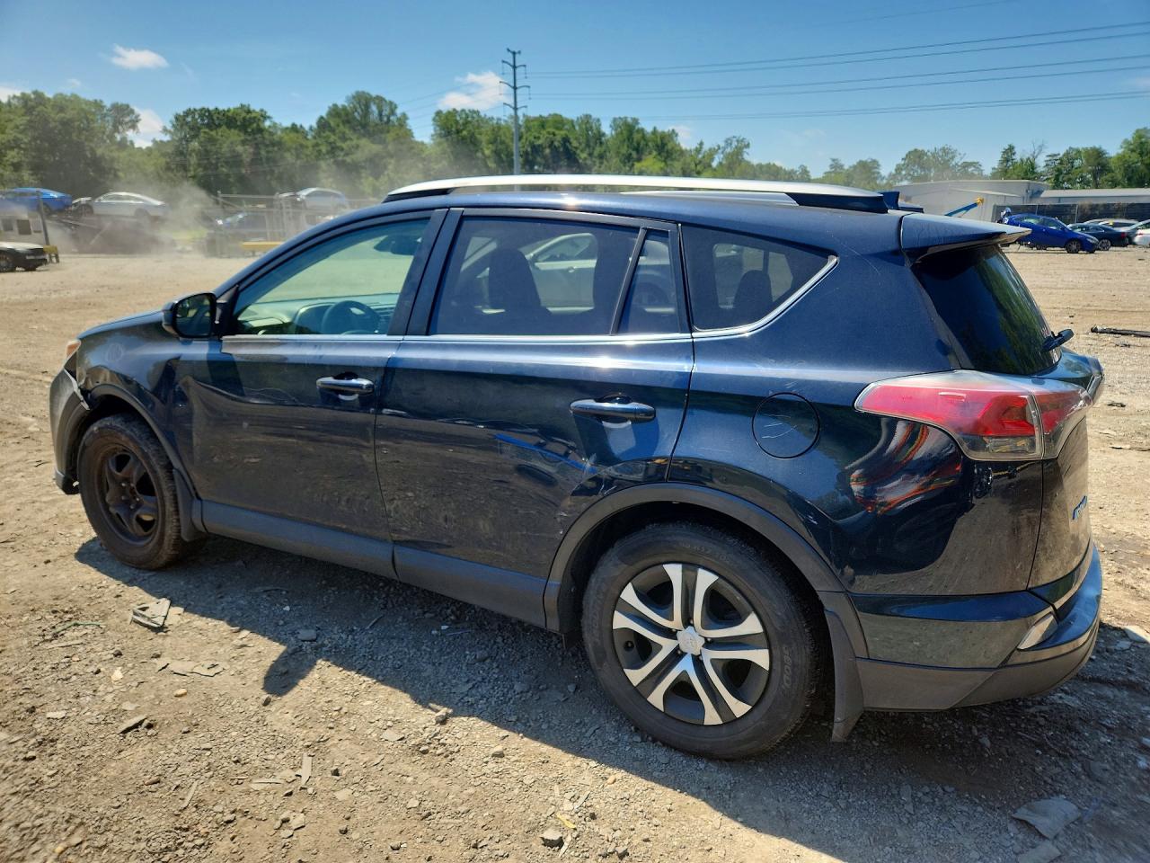 2017 TOYOTA RAV4 LE — снимка 2