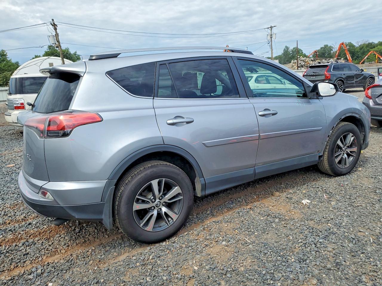 2017 TOYOTA RAV4 XLE — снимка 3