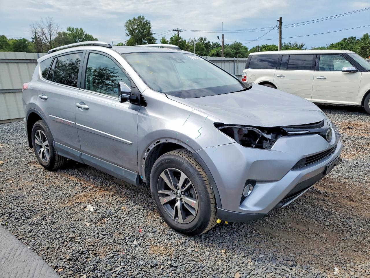 2017 TOYOTA RAV4 XLE — снимка 4