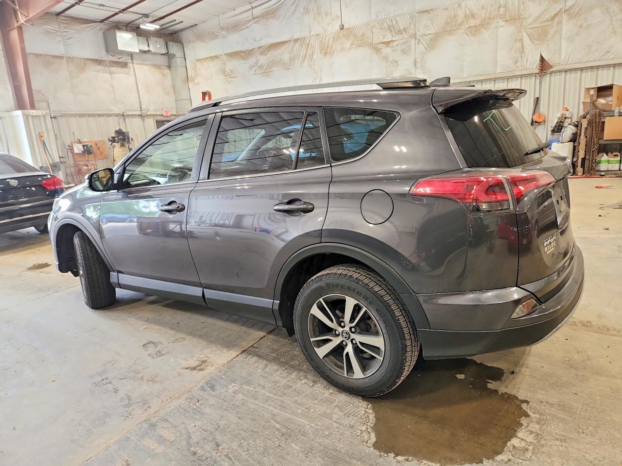 2017 TOYOTA RAV4 XLE — снимка 2