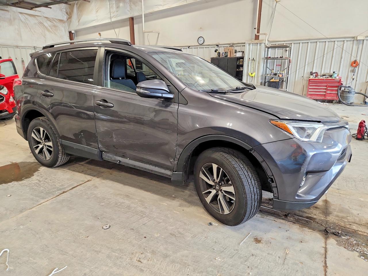 2017 TOYOTA RAV4 XLE — снимка 4