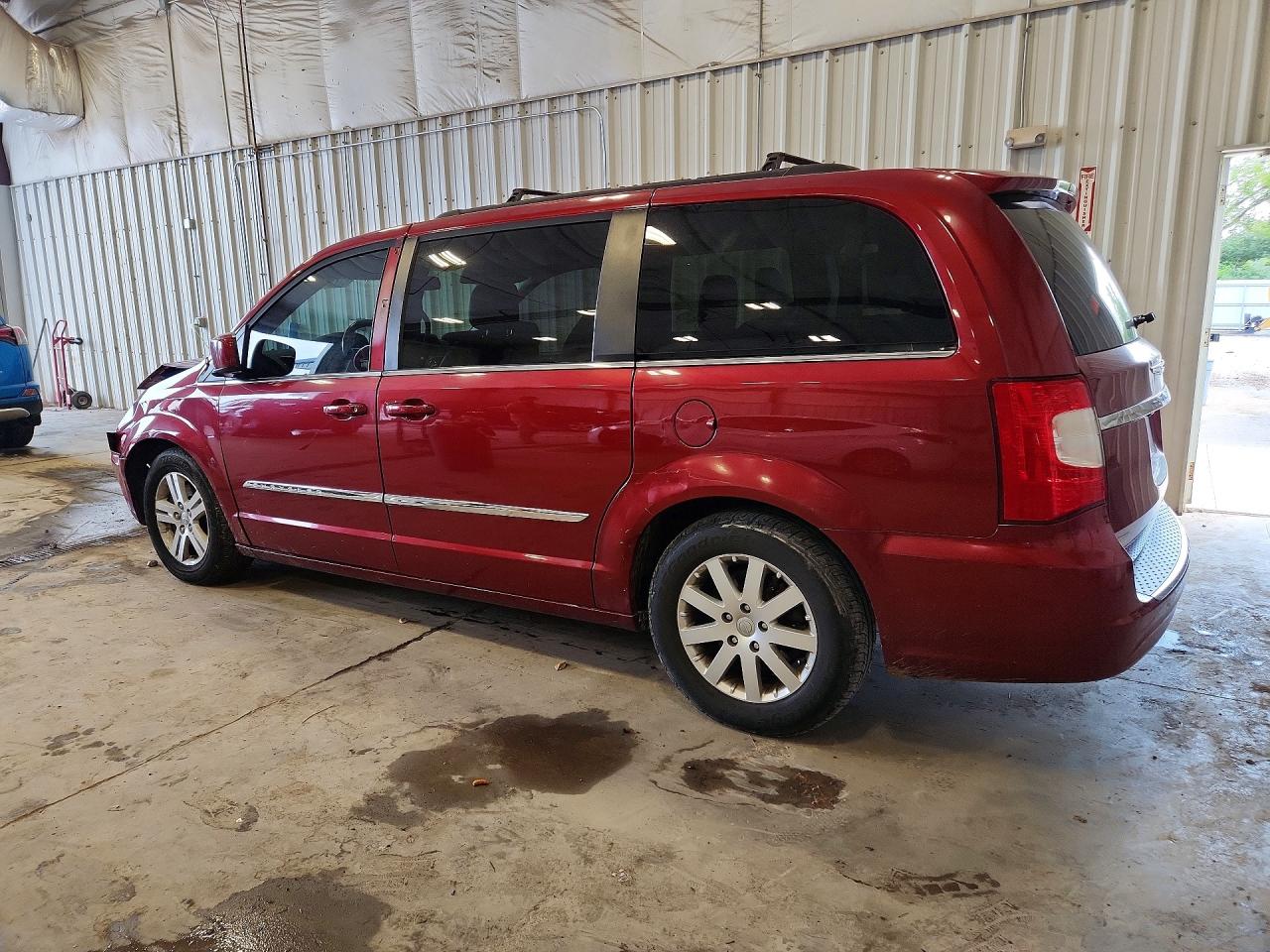2015 CHRYSLER TOWN & COUNTRY TOURING — снимка 2