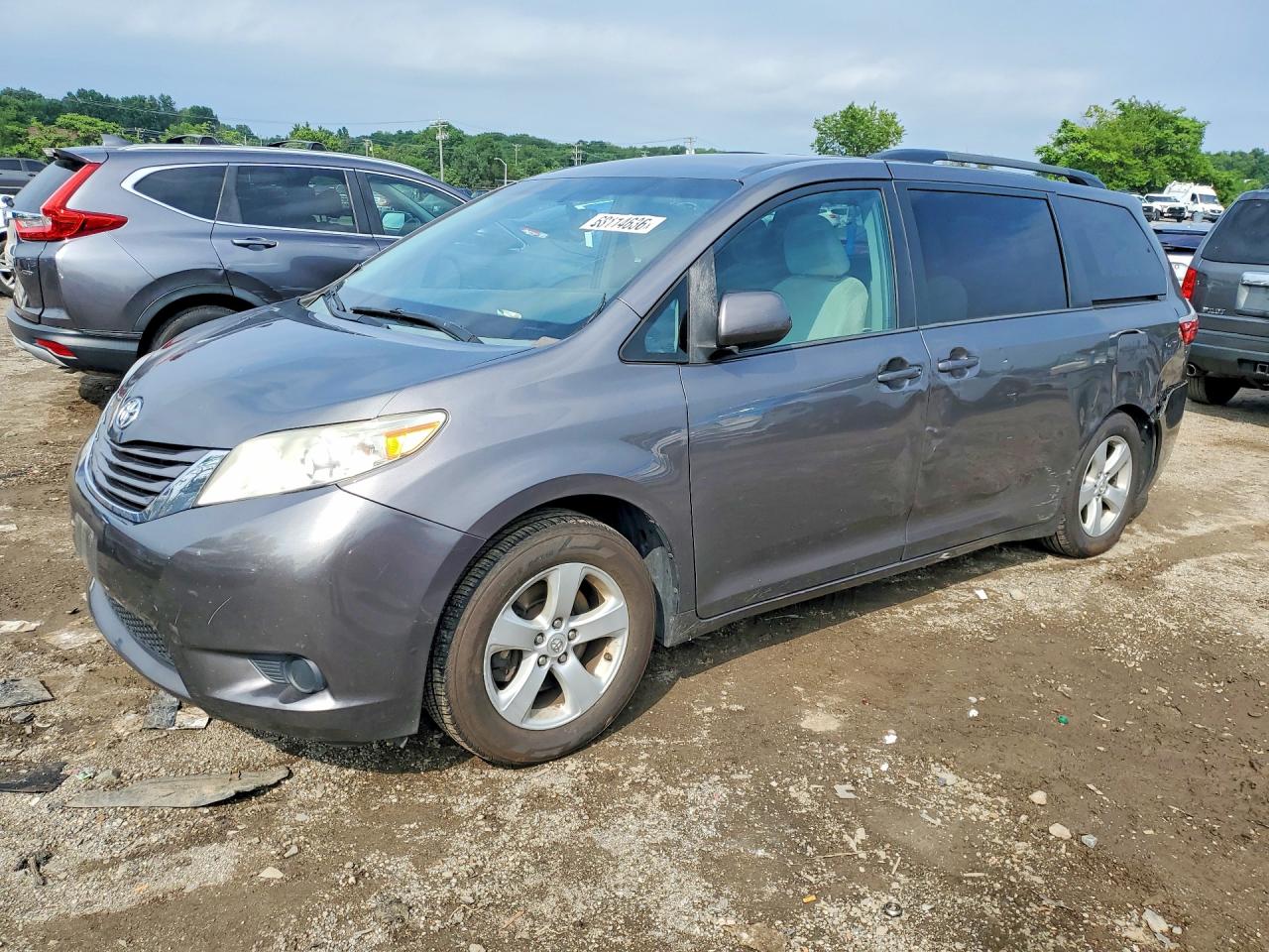 2015 TOYOTA SIENNA LE